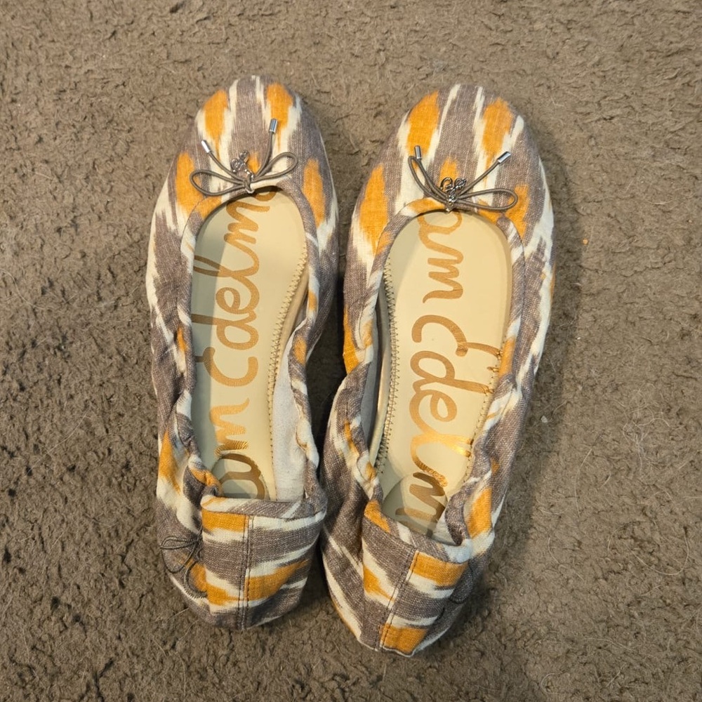 Sam Edelman Gray and Orange Flats with Modern Design